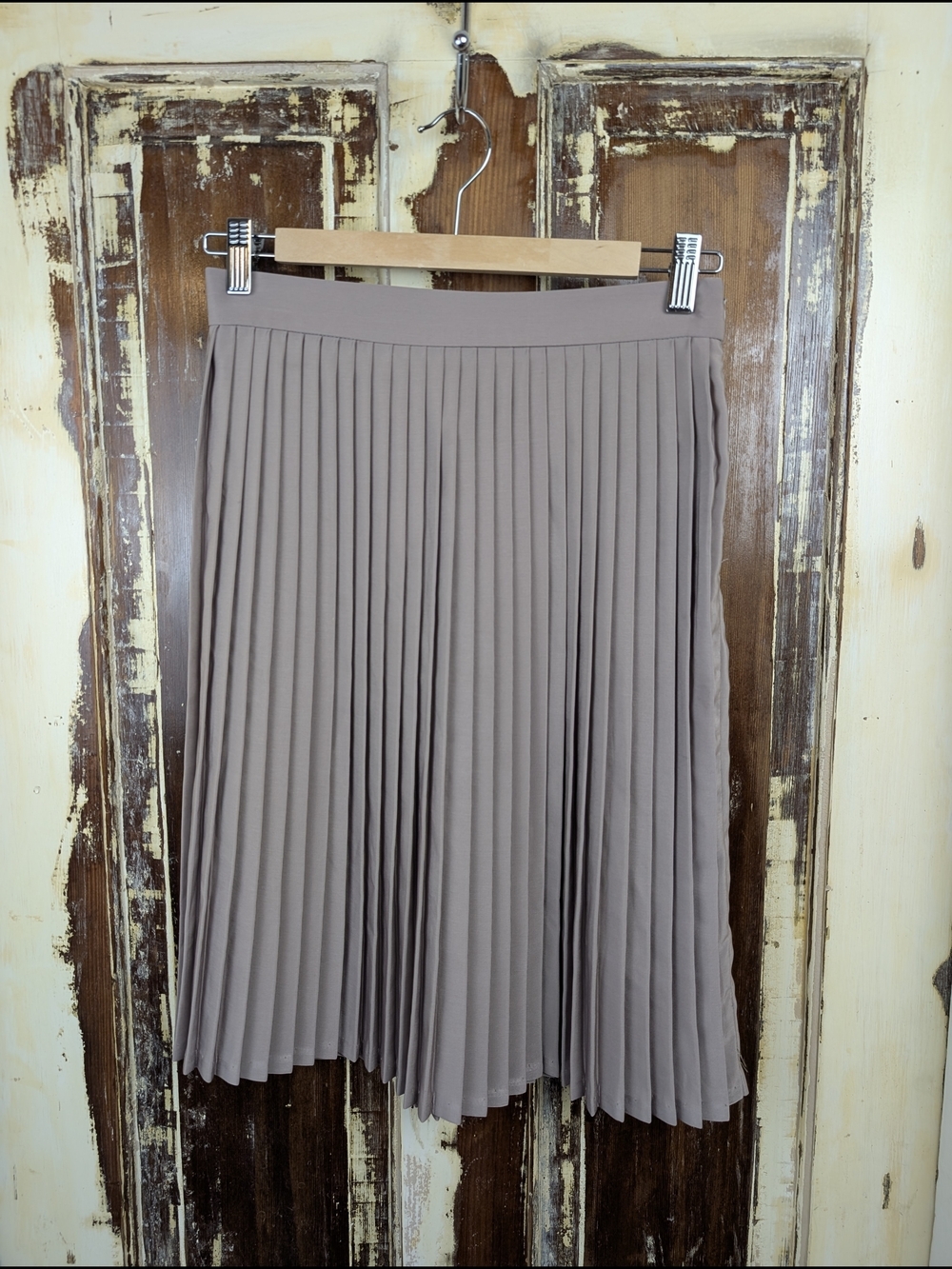 American Apparel Taupe Pleated Midi Skirt Small Made in USA Twee Minimalist Y2K